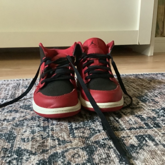 Jordan 1 Mid Reverse Bred - 640734-660 - Picture 4 of 5